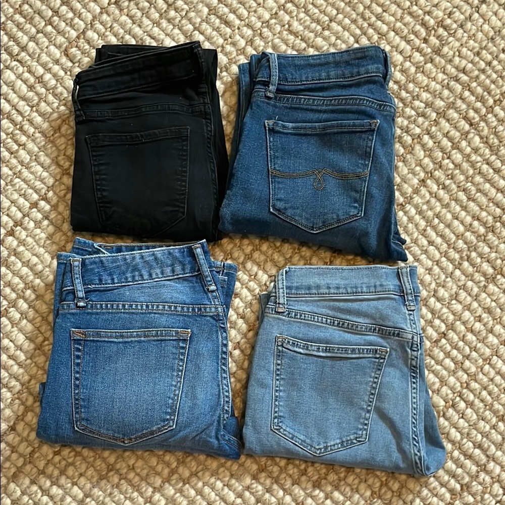 GAP and Lucky Brand Women's Jeans Lot in Black and Blue